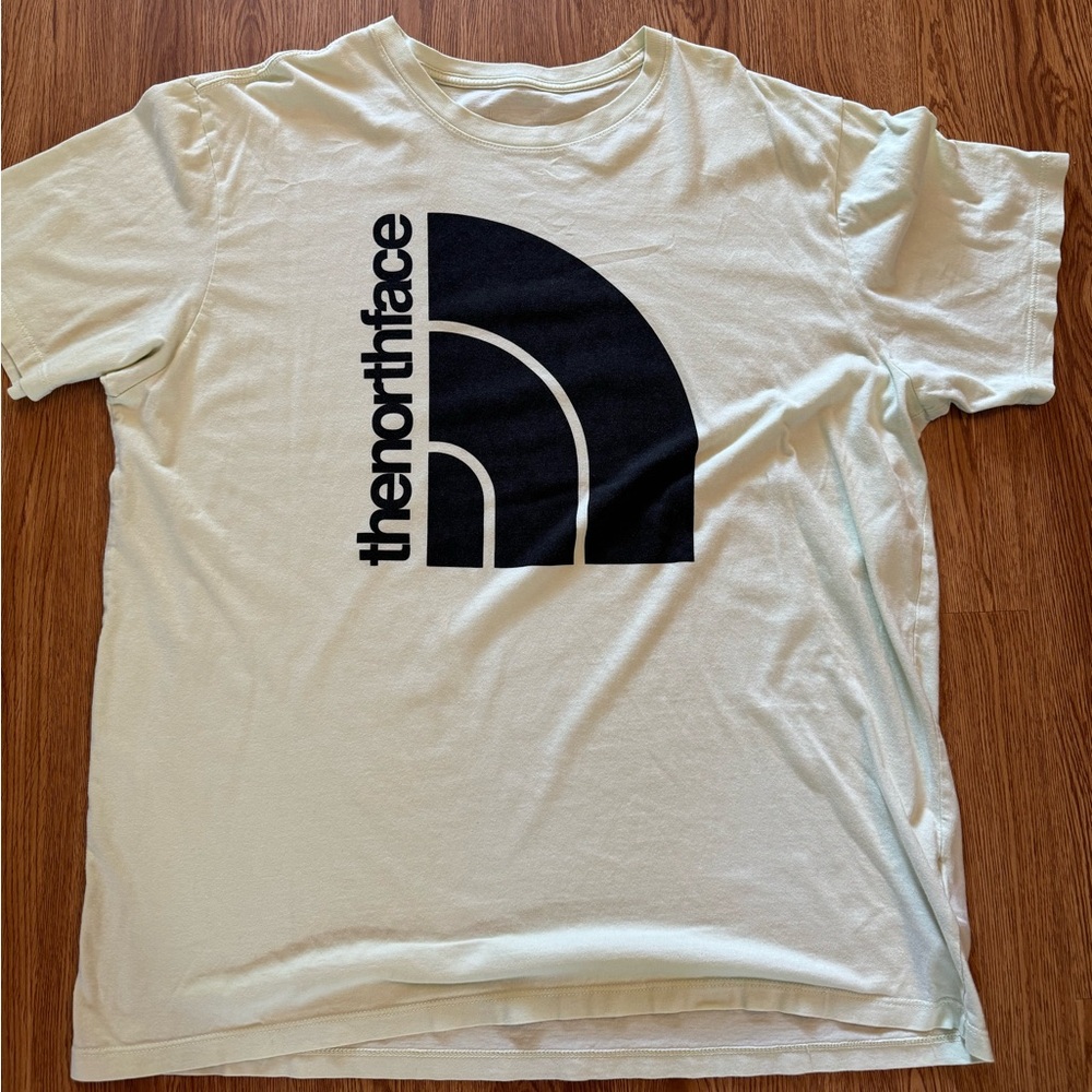 Men’s Northface T-shirt